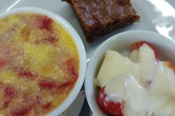 Crème brûlée mangue-fraise